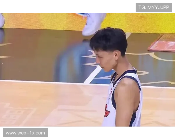 徐杰带伤赴国家队集训,后卫线8争5激烈竞争世预赛名额